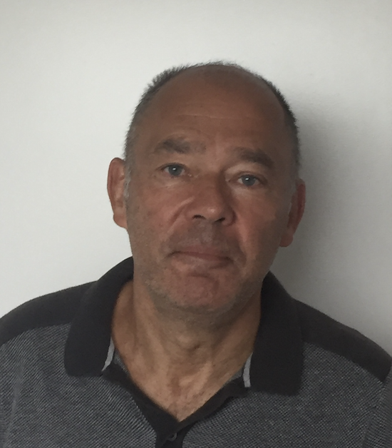 JEAN-JACQUES HUBINOIS
Médecin ,j'ai fait toute ma carrière à Saint-Denis.
Outre le plaisir de soigner, je possède plusieurs passions: le goût du contact, et une curiosité insatiable pour l’histoire et la lecture !